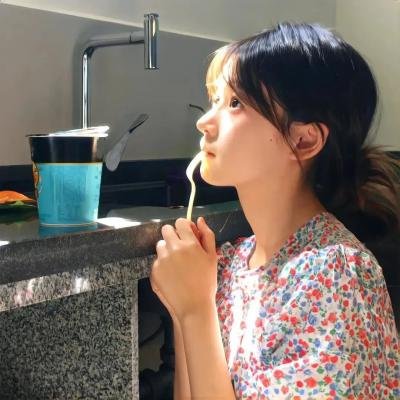 发光的河流